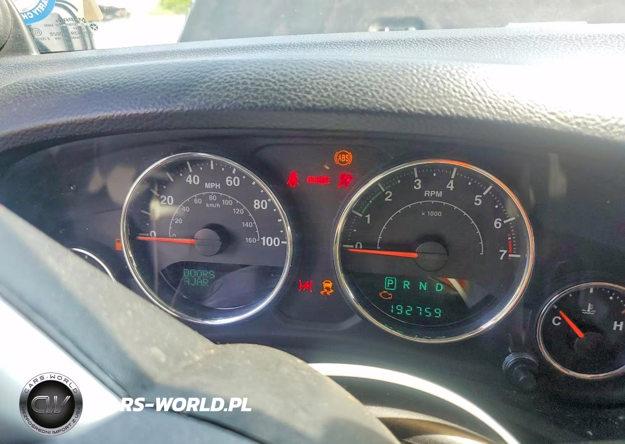 2013 Jeep Wrangler Unlimited Sport VIN:1C4BJWDG7DL618503 - 9