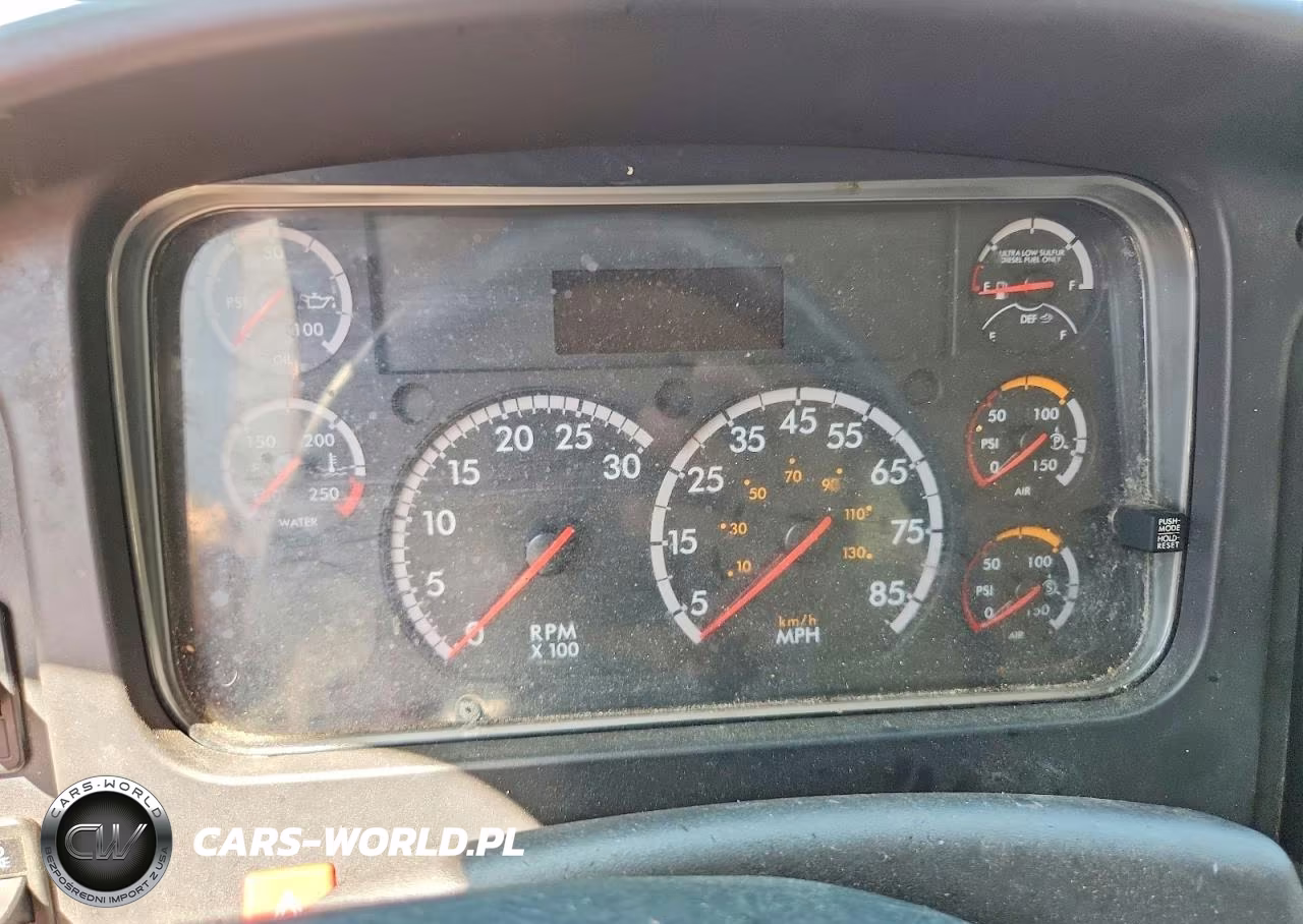 2018 Freightliner Business Class M2 Box Truck VIN:1FVACWFB3JHJN5754 - 9