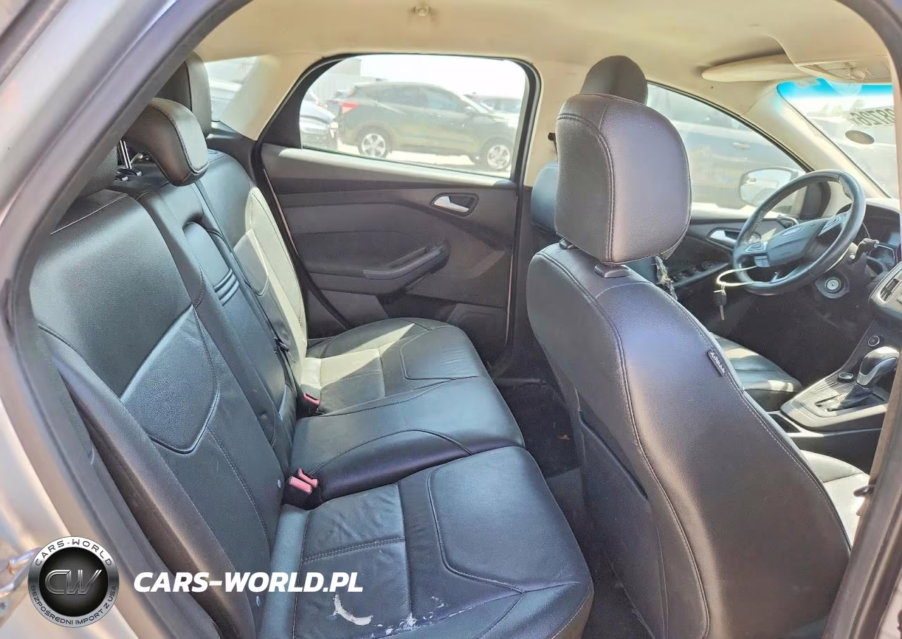 2016 Ford Focus Se VIN:1FADP3K24GL259697 - 10