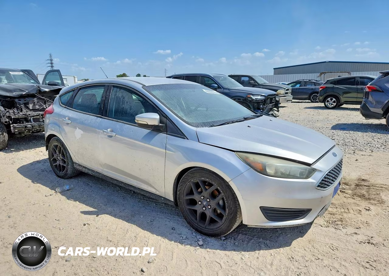 2016 Ford Focus Se VIN:1FADP3K24GL259697 - 4