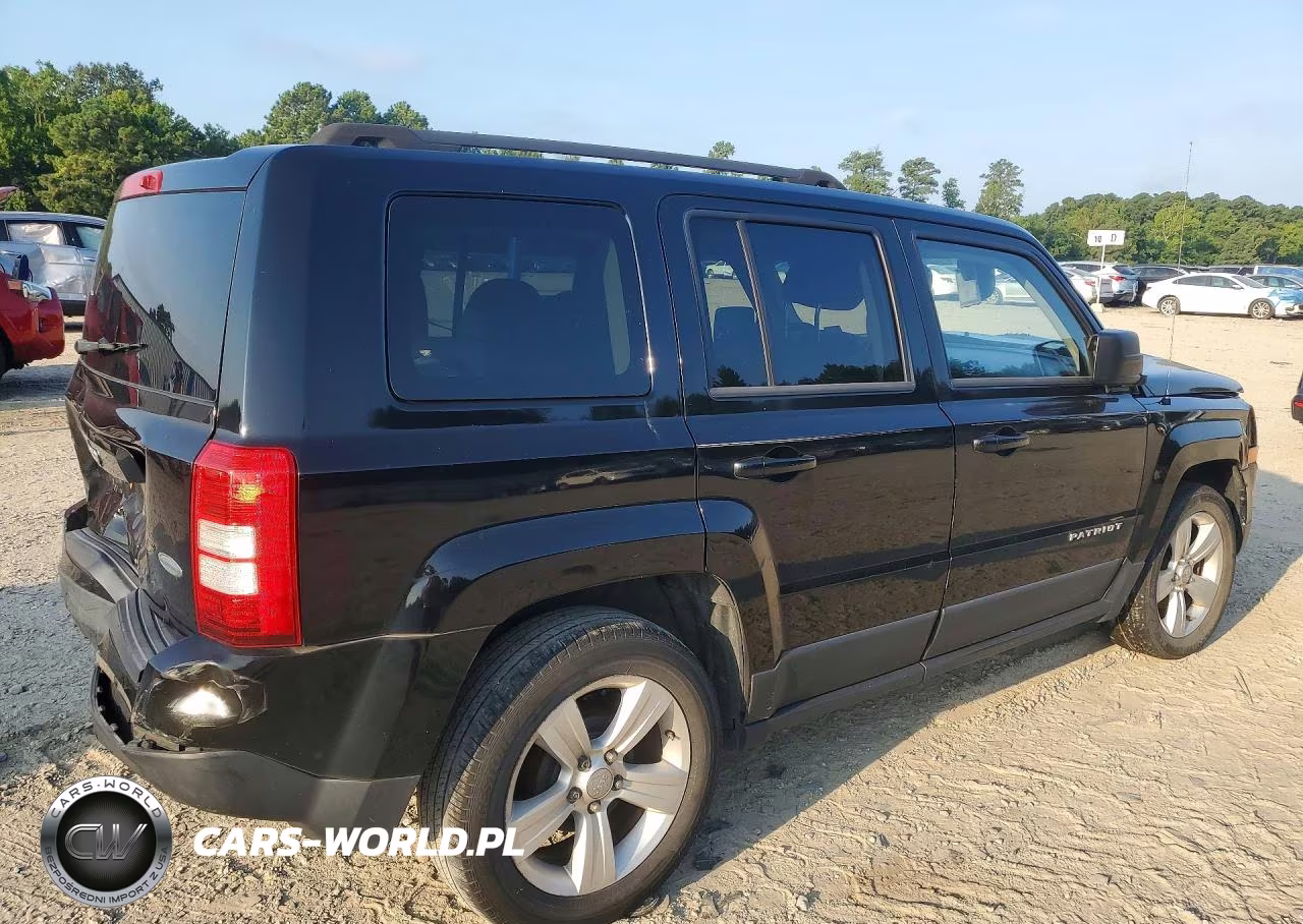 2013 Jeep Patriot Latitude VIN:1C4NJPFB9DD116638 - 3