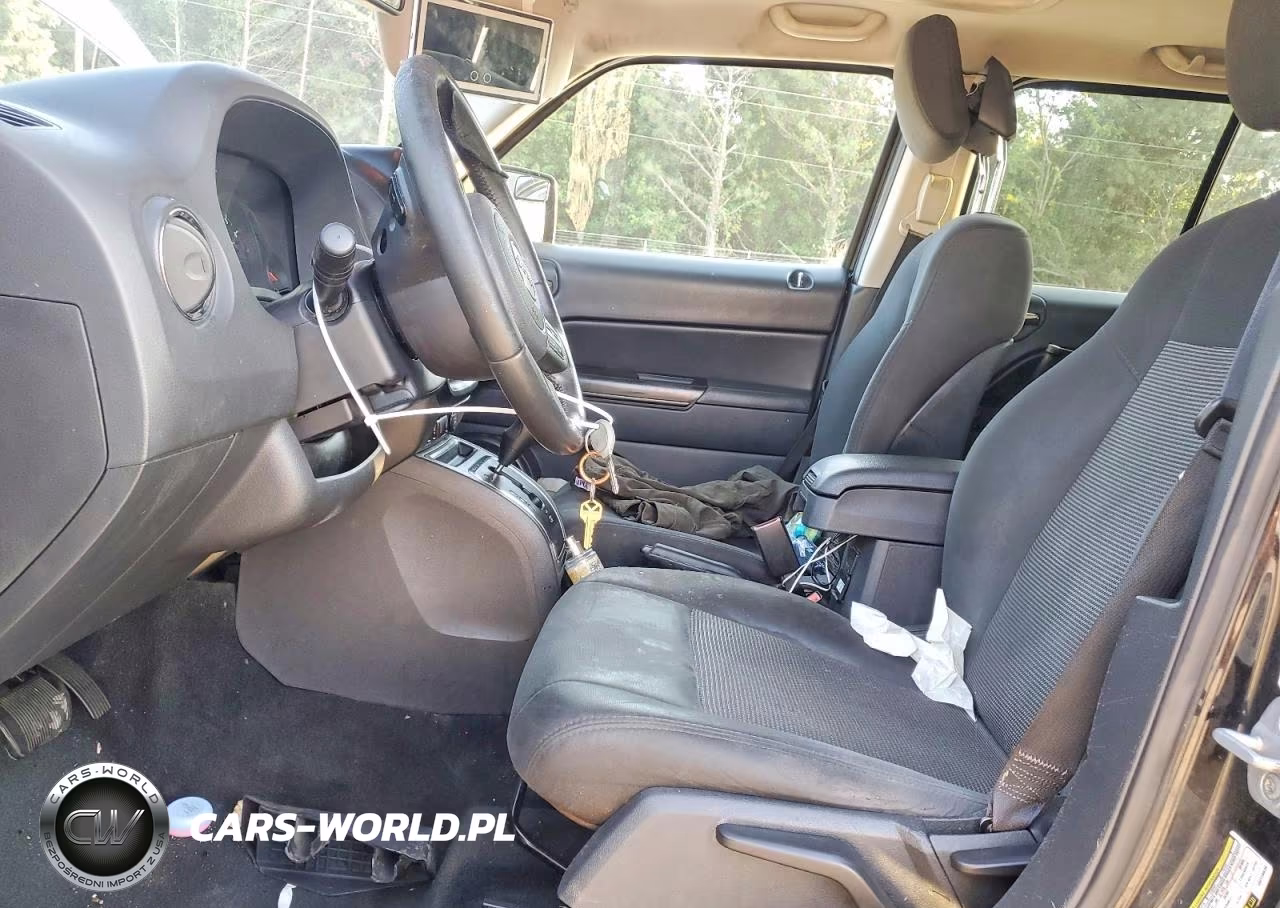 2013 Jeep Patriot Latitude VIN:1C4NJPFB9DD116638 - 7