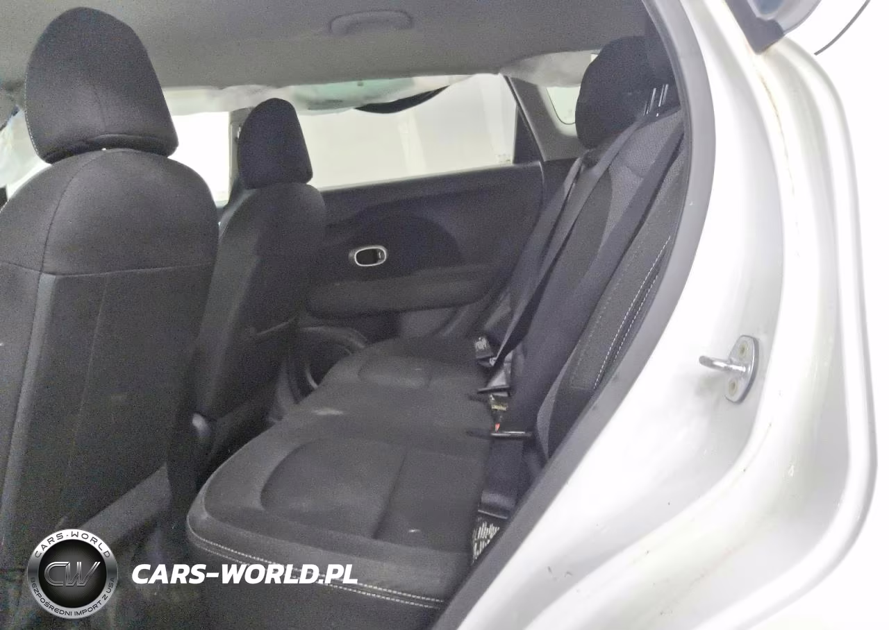 2018 Kia Soul + VIN:KNDJP3A54J7898185 - 10