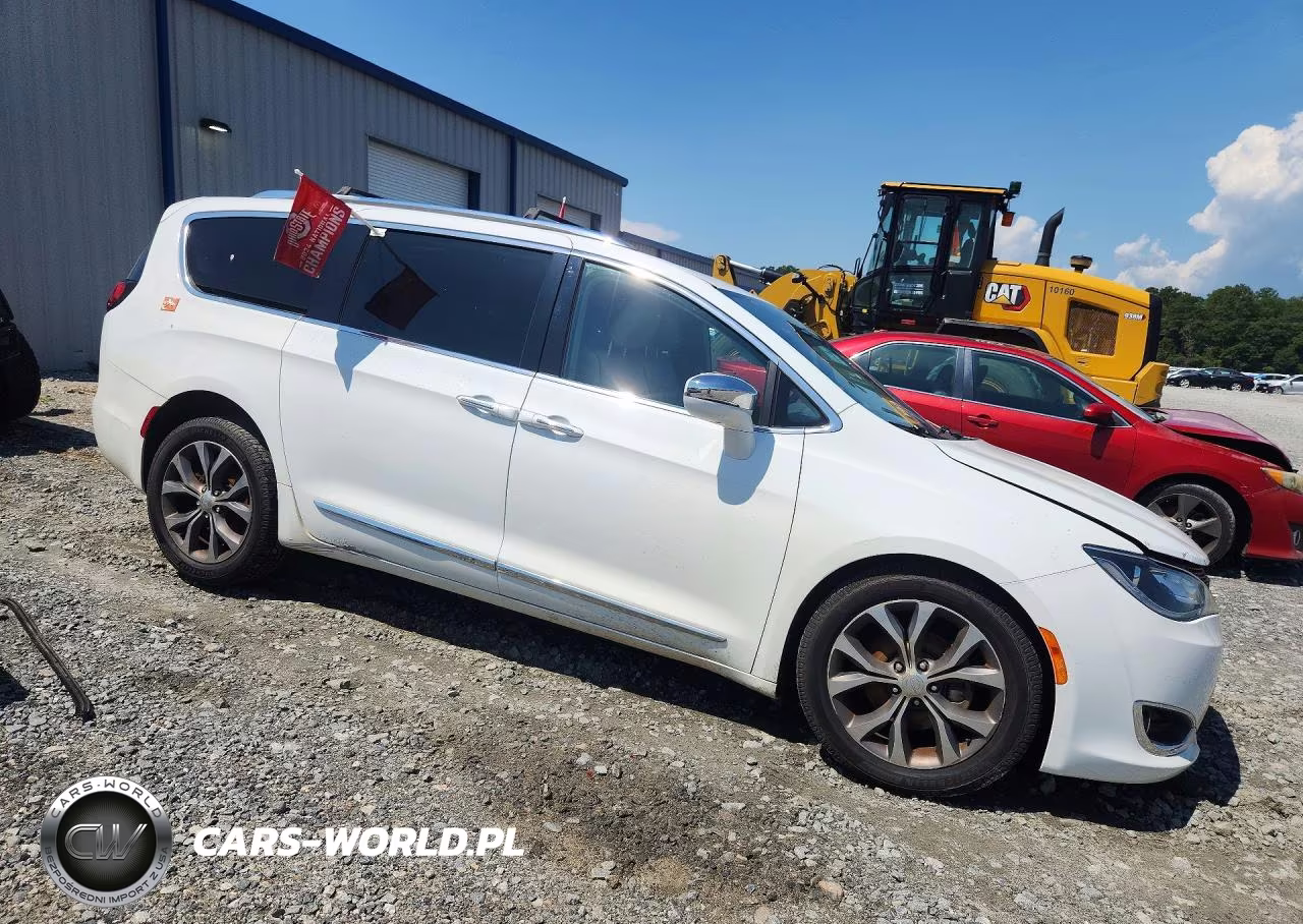 2017 Chrysler Pacifica Limited VIN:2C4RC1GG6HR504237 - 4