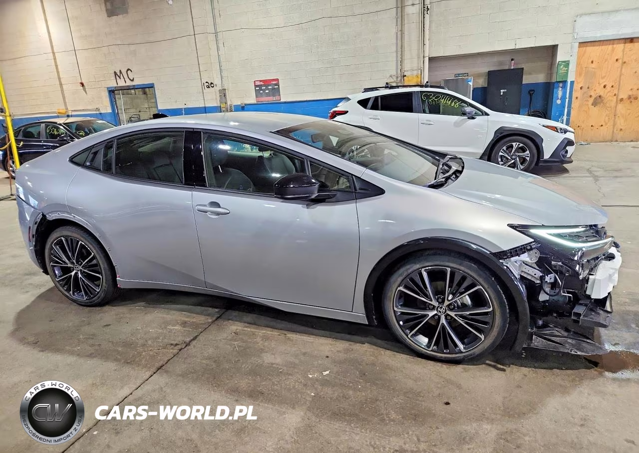 2026 Toyota Prius Xle VIN:JTDACAAUXT3081708 - 4