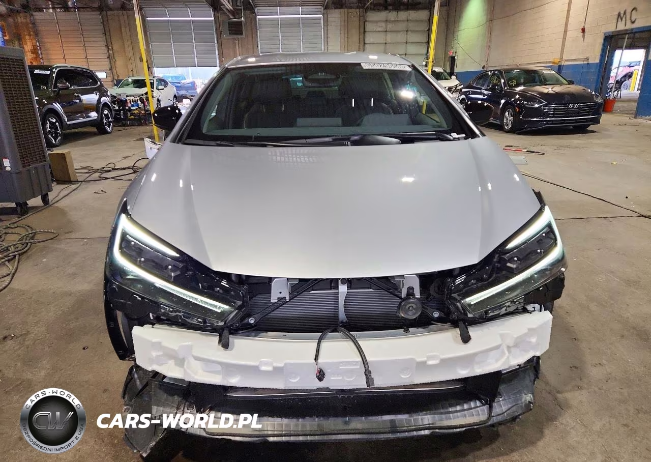 2026 Toyota Prius Xle VIN:JTDACAAUXT3081708 - 5