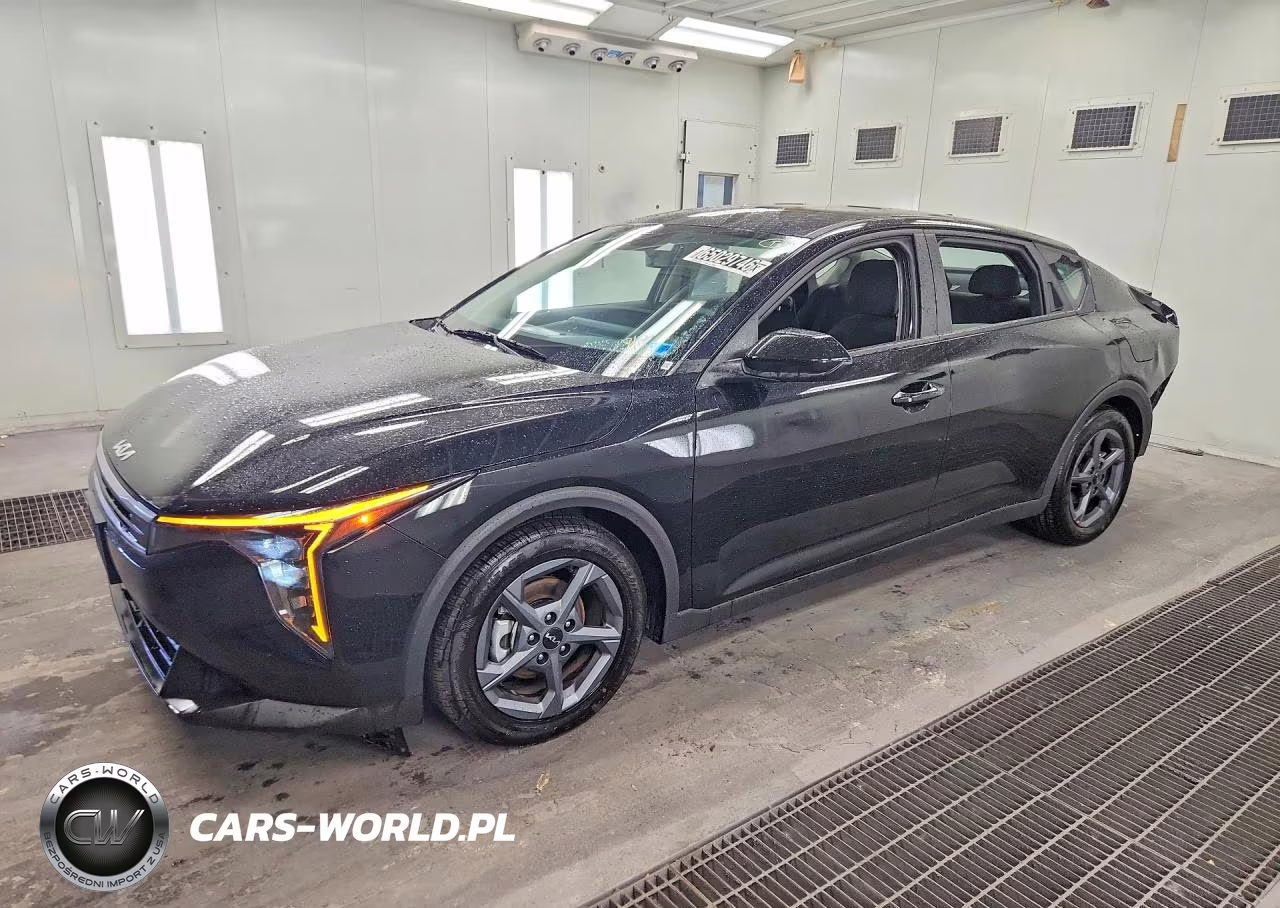 2026 Kia K4 Lxs – zdjęcie 1 z 12