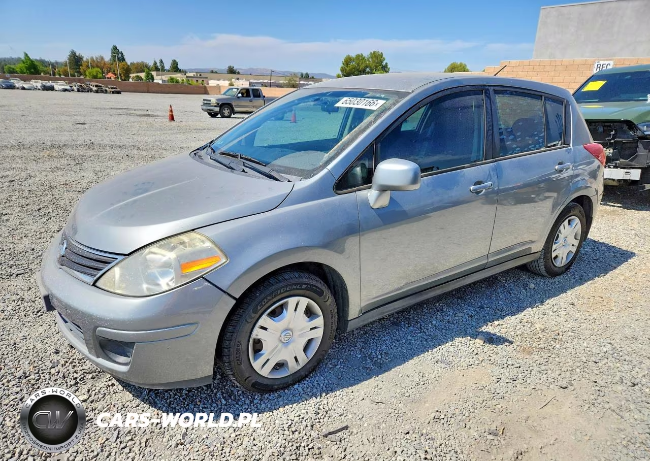 2010 Nissan Versa Hatchback 1.8 S