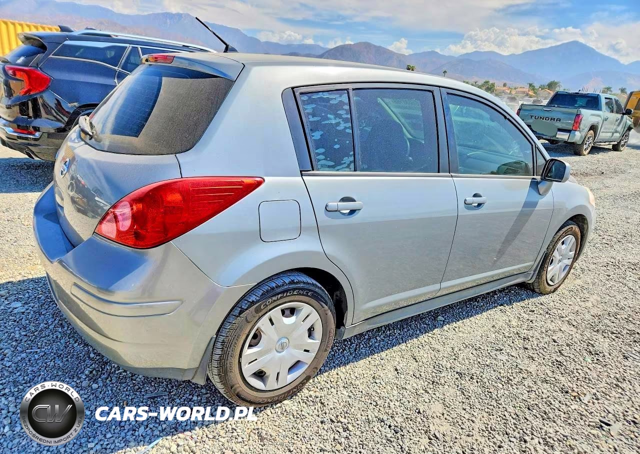 2010 Nissan Versa Hatchback 1.8 S VIN:3N1BC1CP5AL435876 - 3