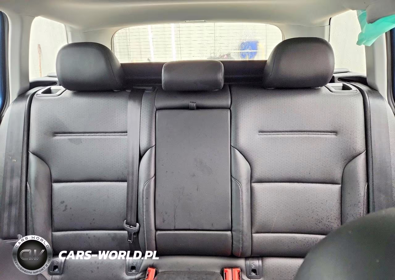 2018 Volkswagen Golf Sportwagen S VIN:3VWD17AUXJM751711 - 10