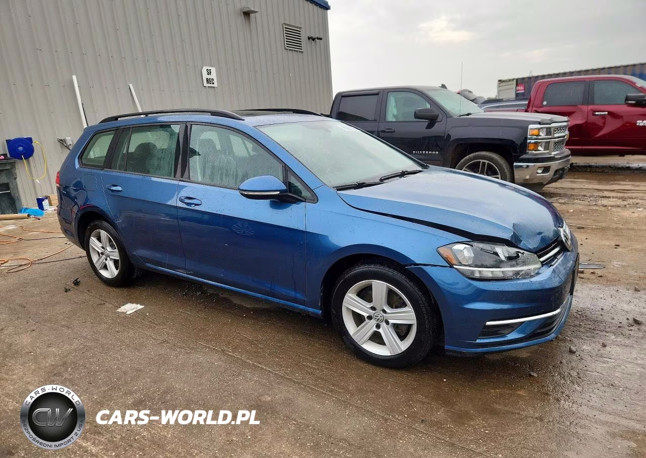2018 Volkswagen Golf Sportwagen S VIN:3VWD17AUXJM751711 - 4
