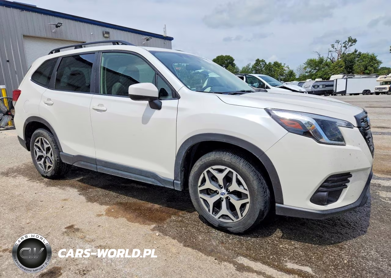 2023 Subaru Forester Premium VIN:JF2SKADC5PH448583 - 4