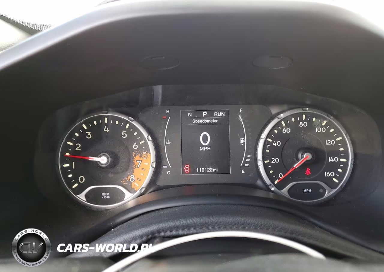 2018 Jeep Renegade Latitude VIN:ZACCJABBXJPH83693 - 9