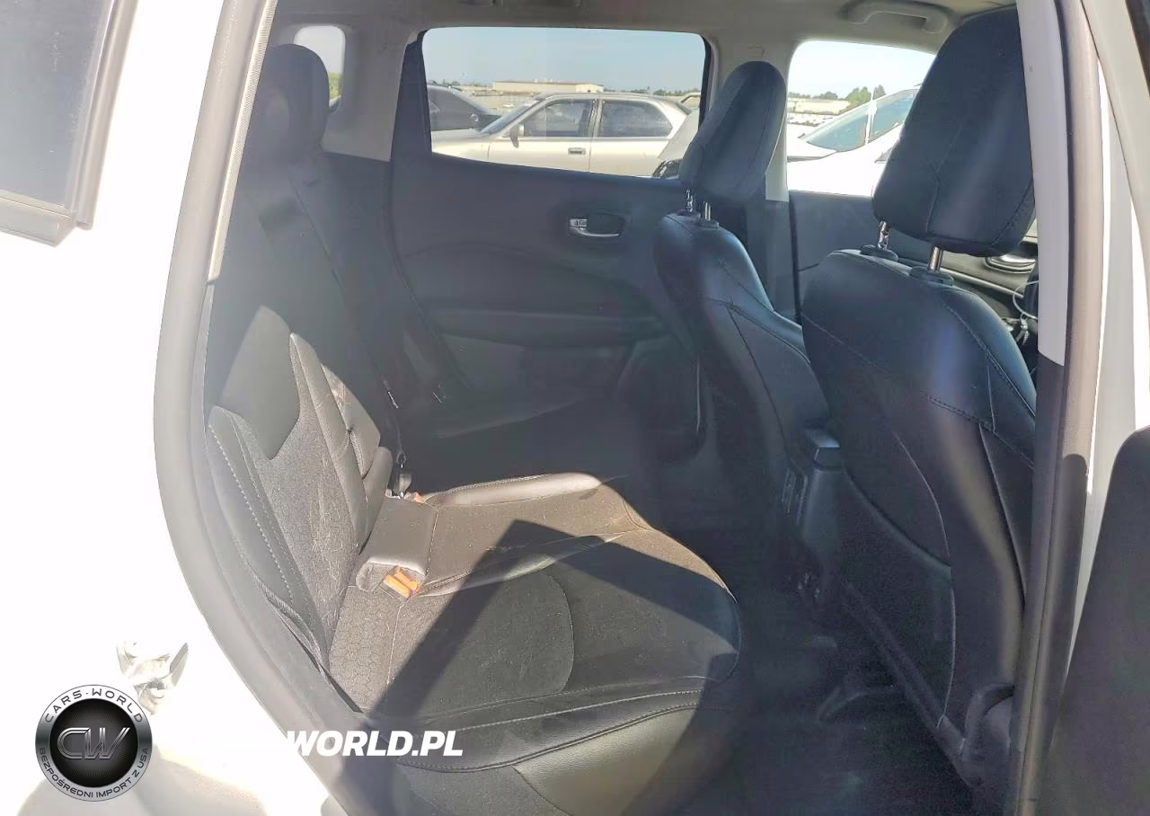 2020 Jeep Compass Latitude VIN:3C4NJDBB8LT242731 - 10
