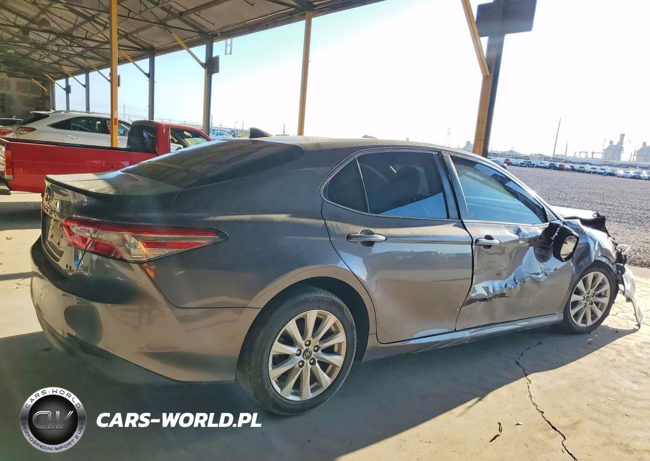 2019 Toyota Camry Le VIN:4T1B11HK2KU699625 - 3