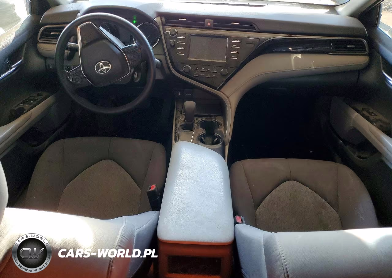 2019 Toyota Camry Le VIN:4T1B11HK2KU699625 - 8