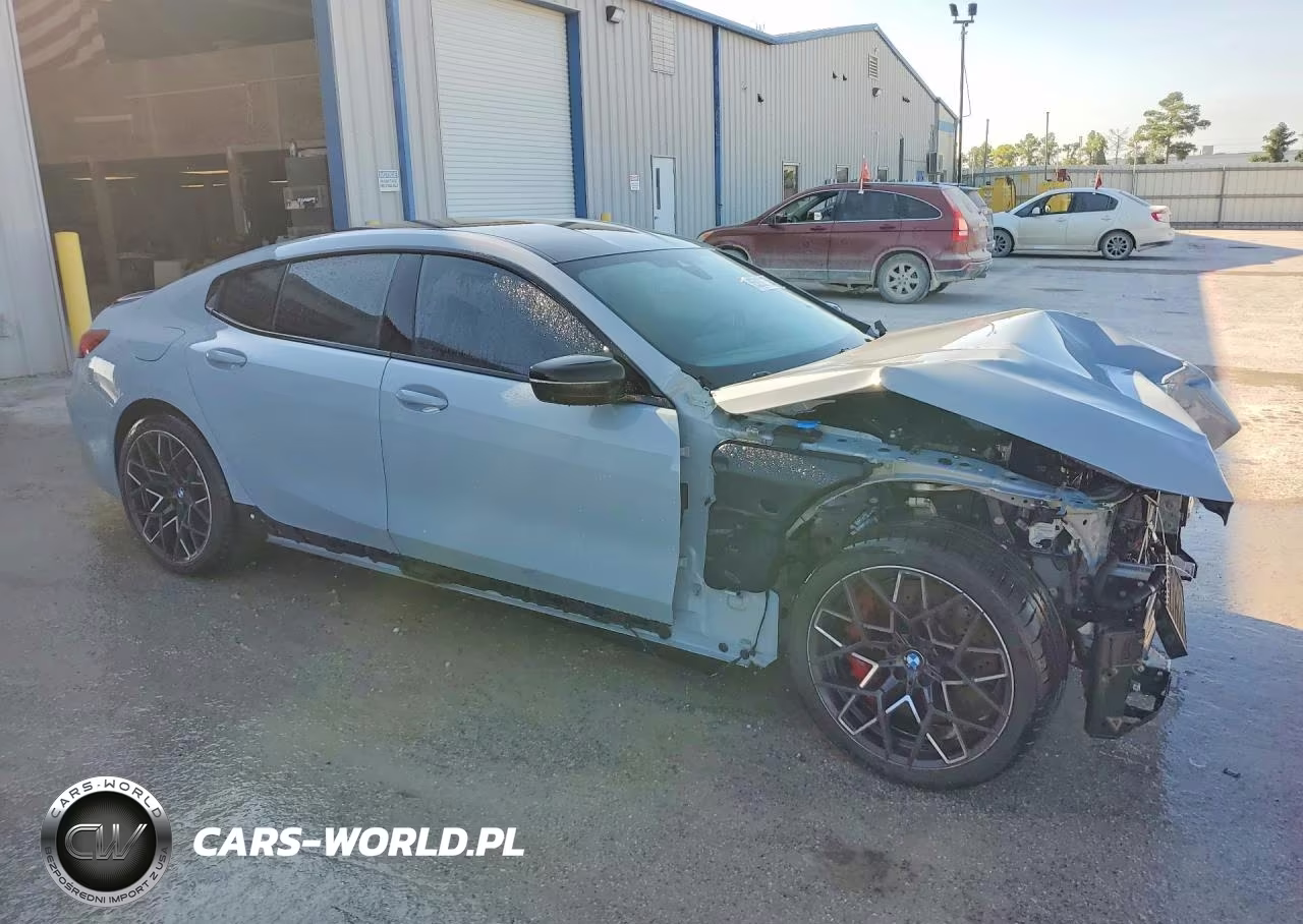 2025 BMW M8 VIN:WBSGV0C05SCT99977 - 4