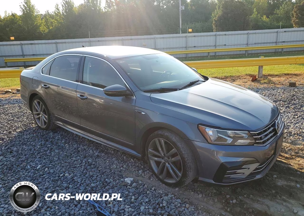 2017 Volkswagen Passat R-Line VIN:1VWDT7A37HC004015 - 4