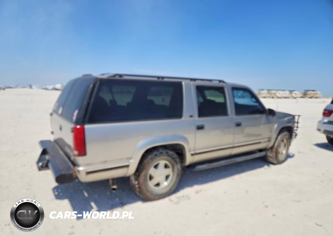 1999 Chevrolet Suburban VIN:3GNFK16R0XG122984 - 3