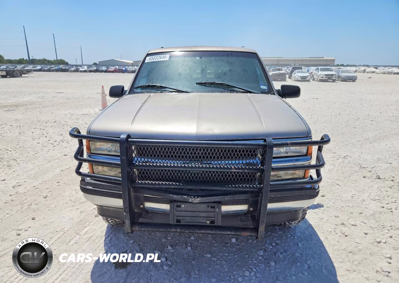 1999 Chevrolet Suburban VIN:3GNFK16R0XG122984 - 5