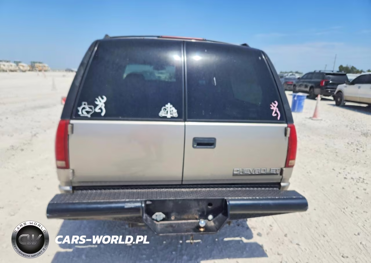 1999 Chevrolet Suburban VIN:3GNFK16R0XG122984 - 6