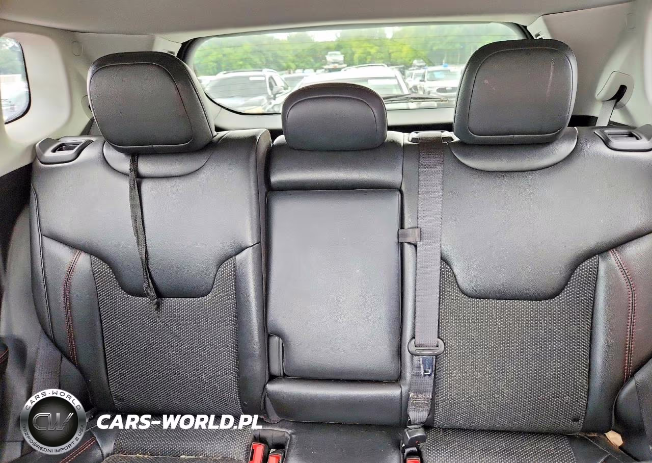 2021 Jeep Compass Trailhawk VIN:3C4NJDDB2MT571682 - 10