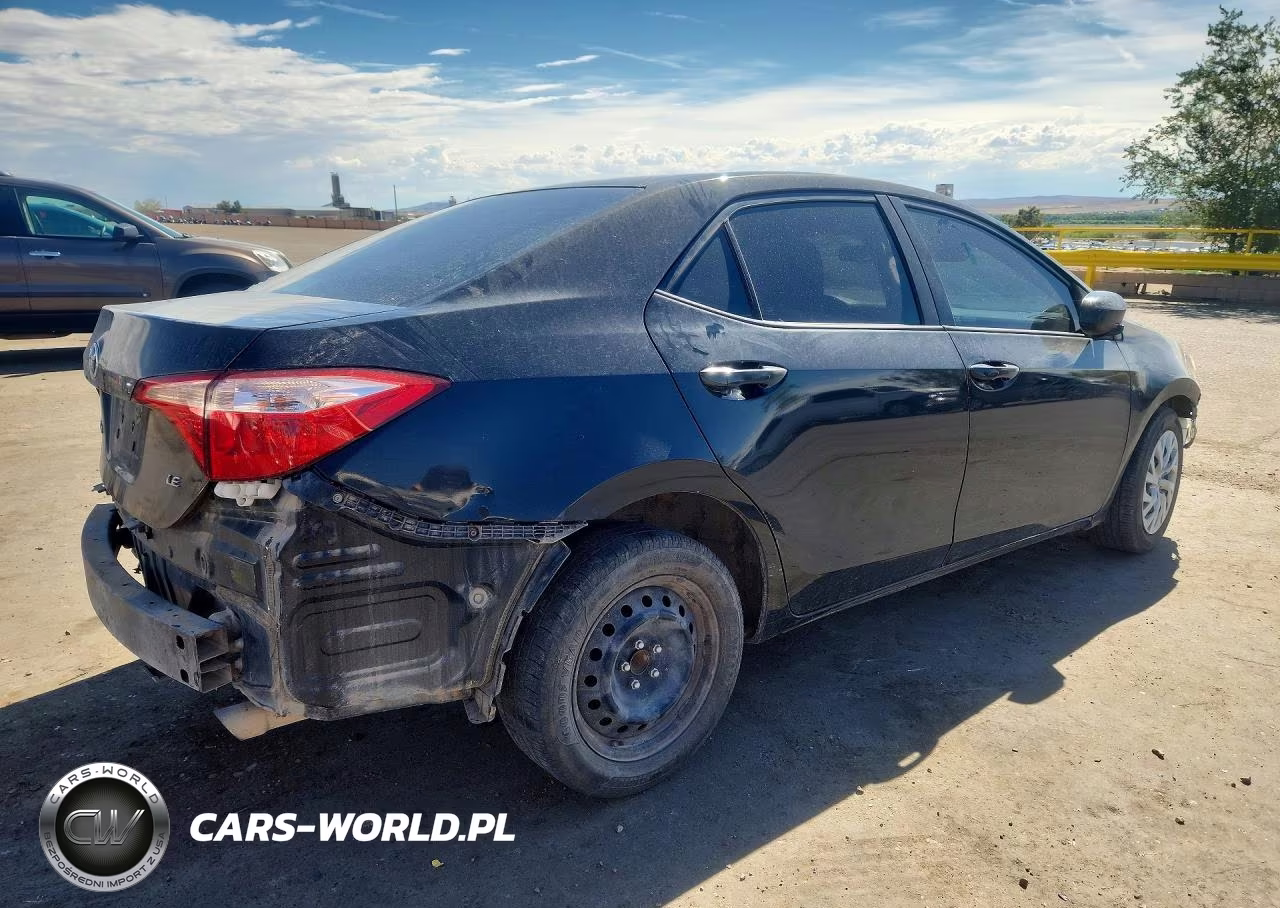 2017 Toyota Corolla Le VIN:5YFBURHE6HP650552 - 3