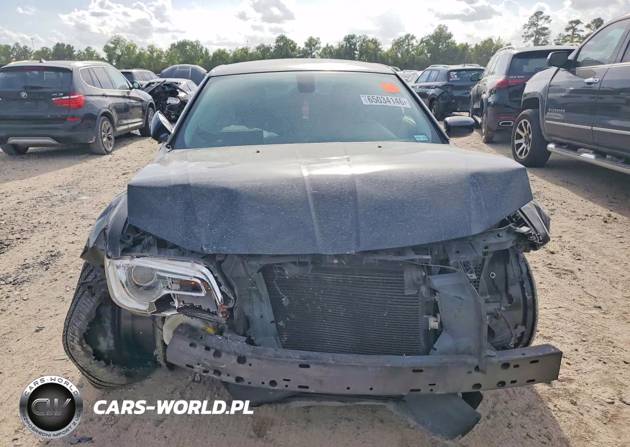 2017 Chrysler 300 Limited VIN:2C3CCAAG6HH662182 - 5
