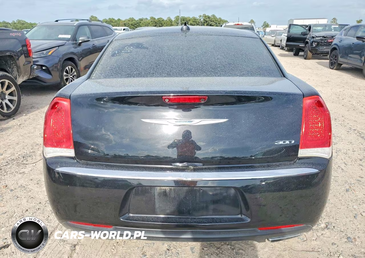 2017 Chrysler 300 Limited VIN:2C3CCAAG6HH662182 - 6