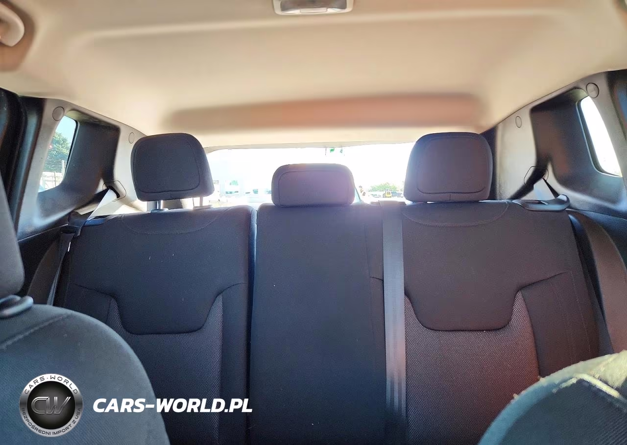 2023 Jeep Renegade Latitude VIN:ZACNJDB19PPP71591 - 10