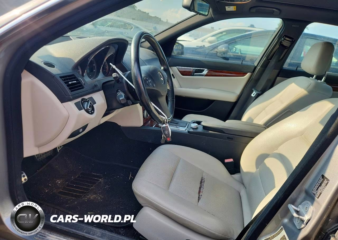 2010 Mercedes-Benz C 300 4Matic VIN:WDDGF8BB2AR128057 - 7