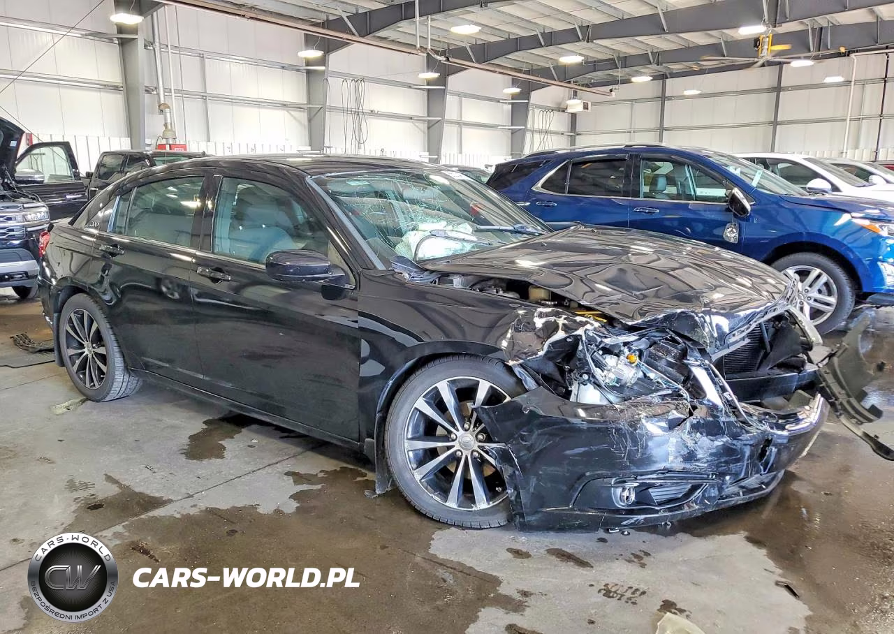 2013 Chrysler 200 Touring VIN:1C3CCBBGXDN746995 - 4