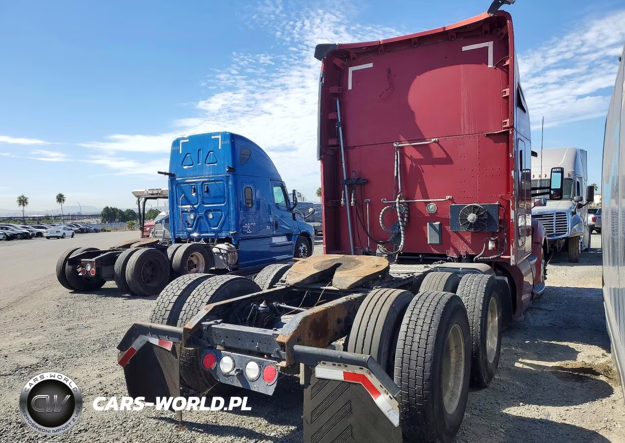 2017 Kenworth Construction T680 VIN:1XKYDP9X6HJ135879 - 3