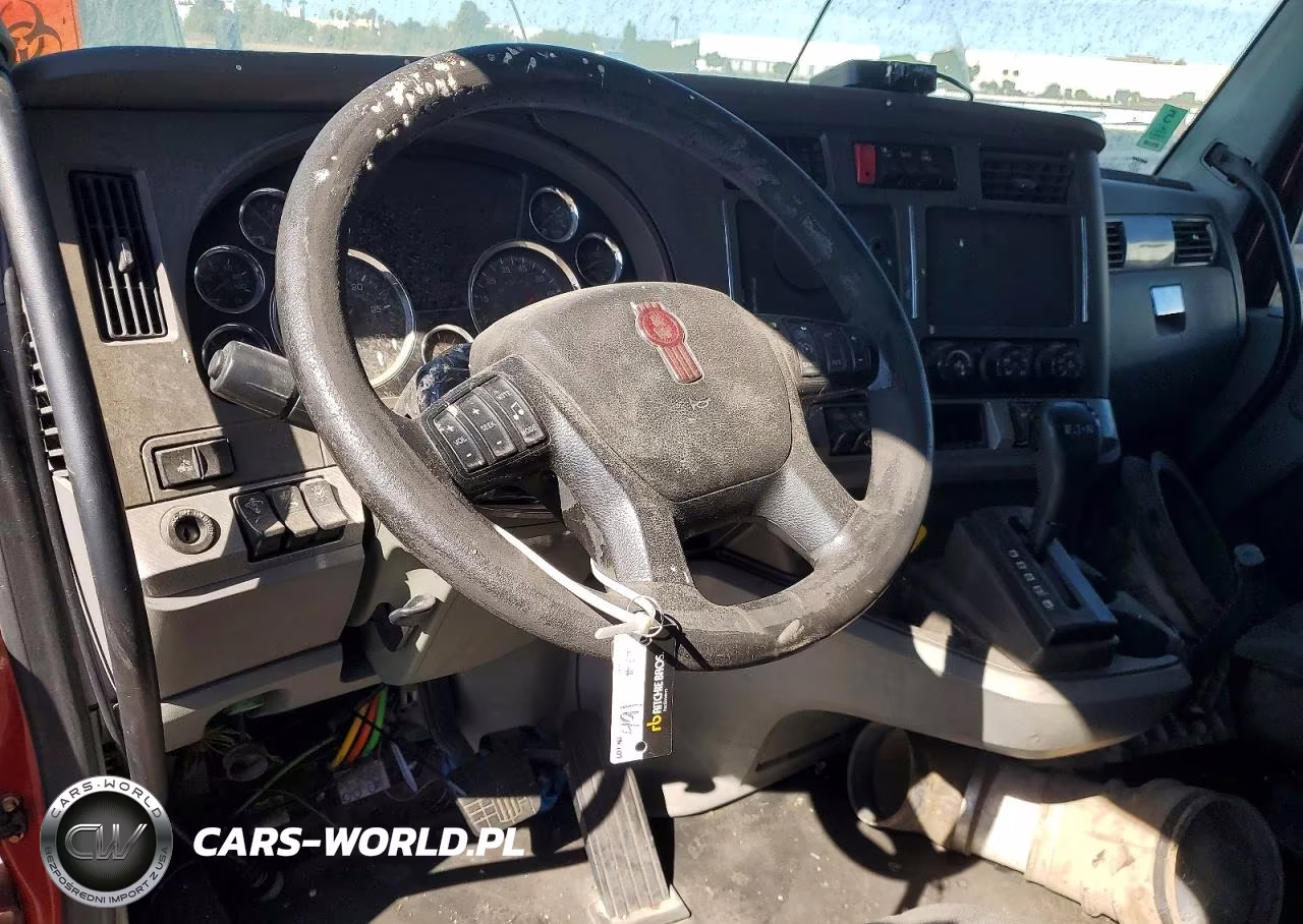 2017 Kenworth Construction T680 VIN:1XKYDP9X6HJ135879 - 8