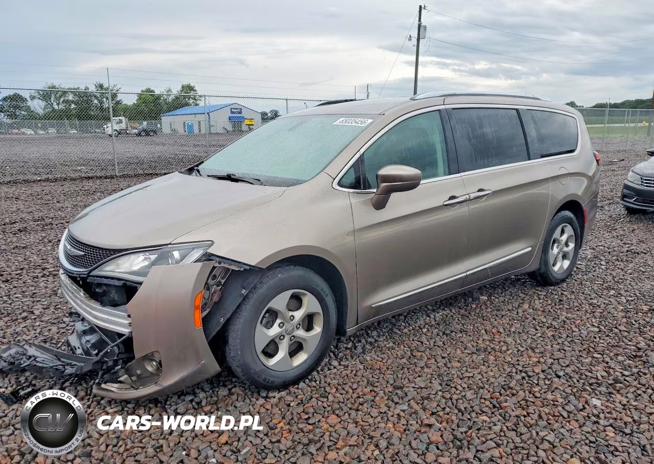 2017 Chrysler Pacifica Touring L Plus VIN:2C4RC1EG4HR734992 - 1