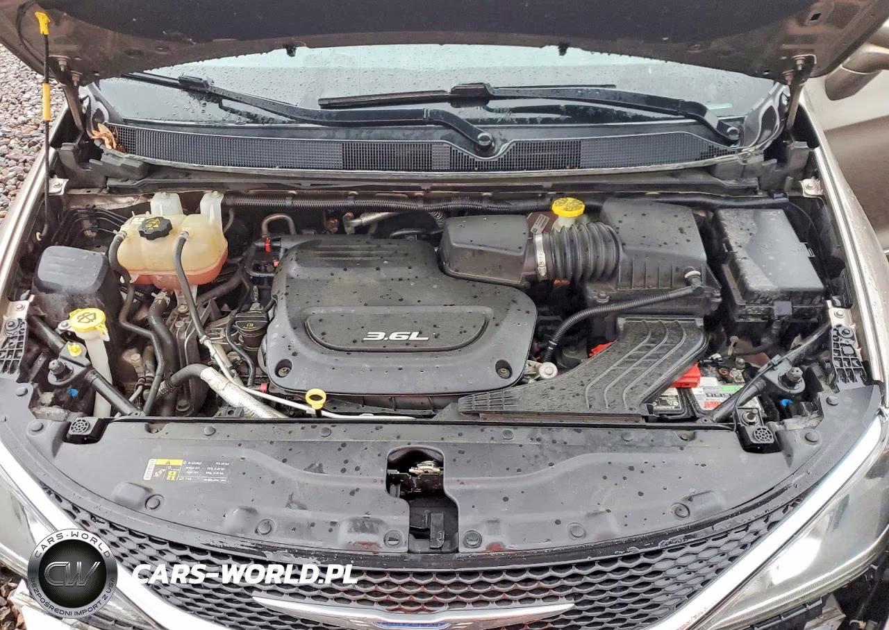2017 Chrysler Pacifica Touring L Plus VIN:2C4RC1EG4HR734992 - 12