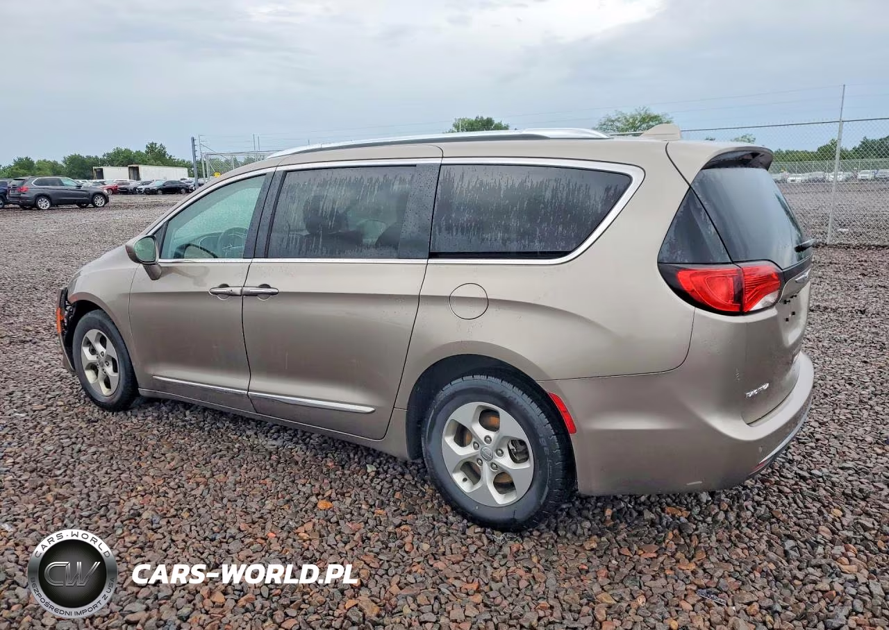 2017 Chrysler Pacifica Touring L Plus VIN:2C4RC1EG4HR734992 - 2