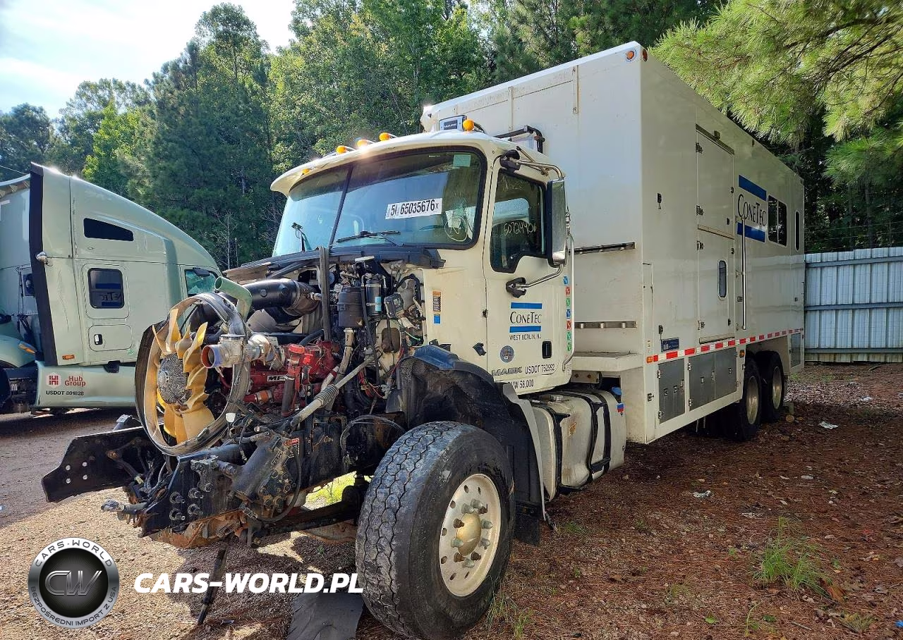 2018 Mack Granite Box Truck VIN:1M2AX13C8JM042255 - 2