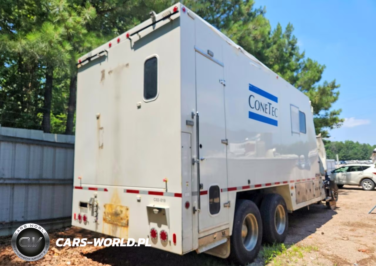 2018 Mack Granite Box Truck VIN:1M2AX13C8JM042255 - 4