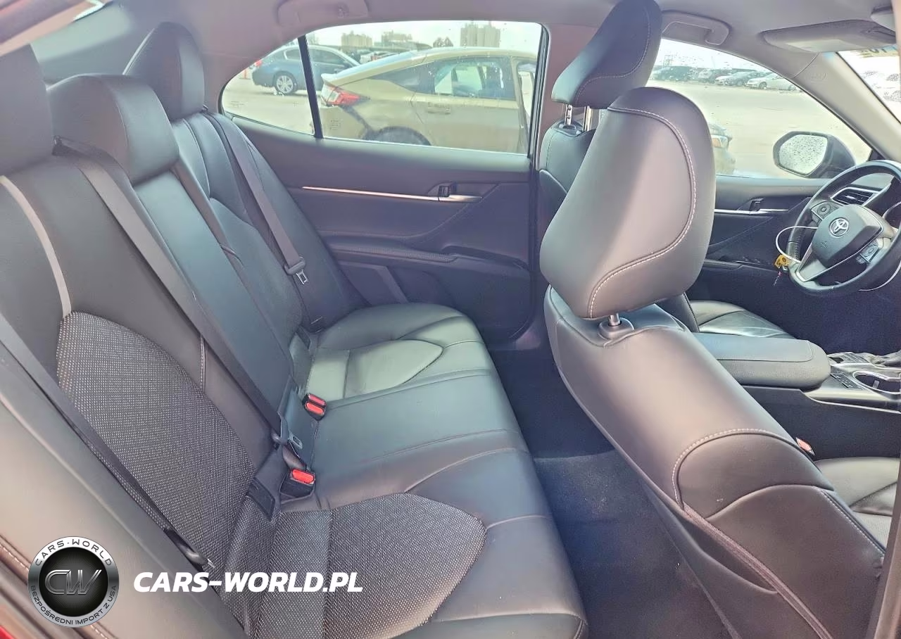 2018 Toyota Camry Xse VIN:4T1B61HK4JU586873 - 10
