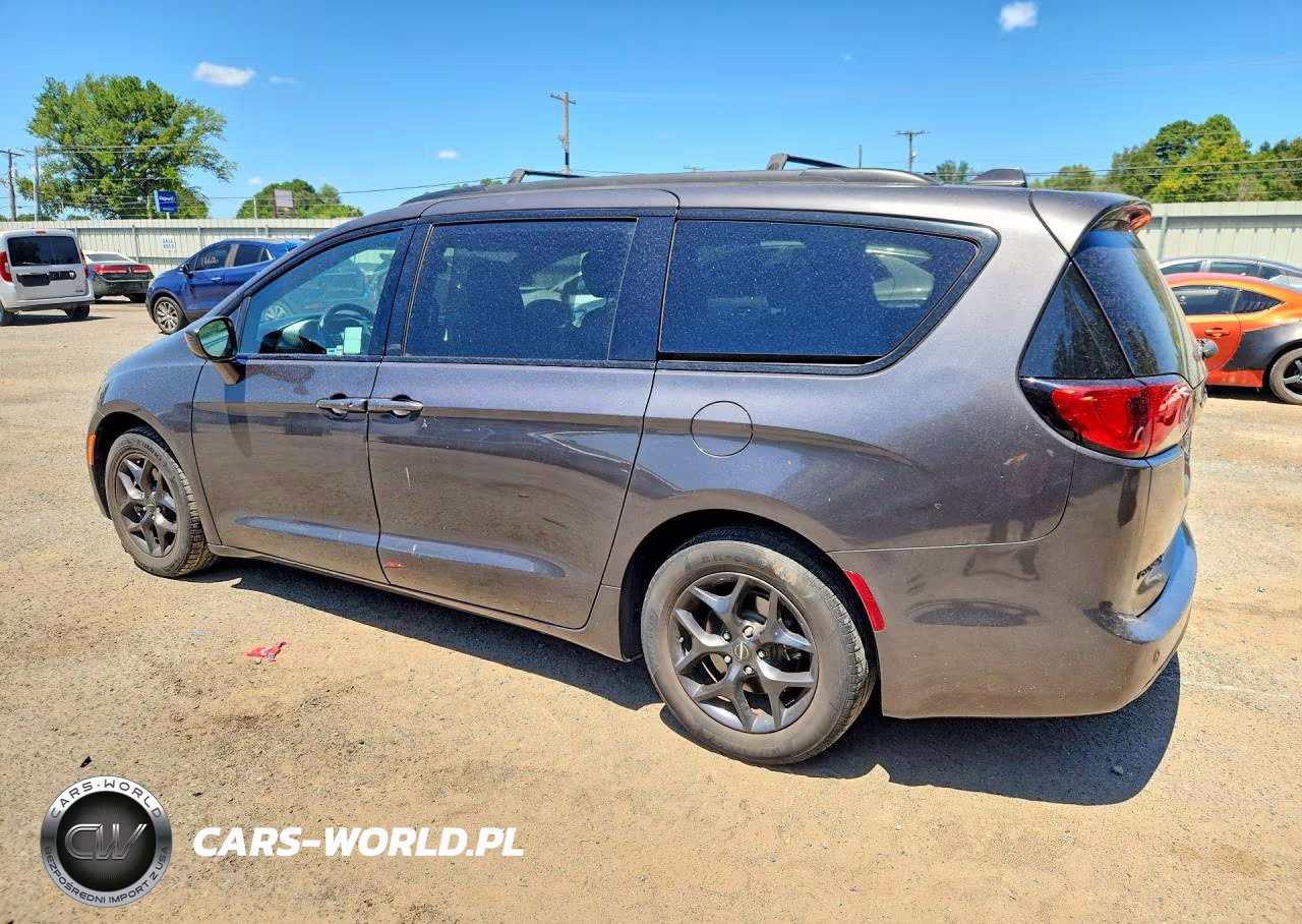 2019 Chrysler Pacifica Touring L VIN:2C4RC1BG0KR570362 - 2