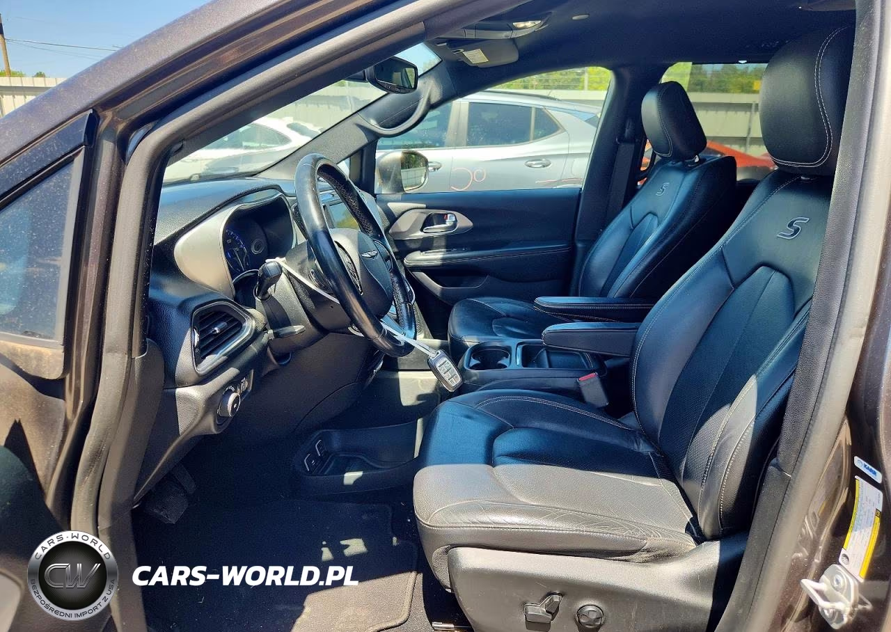 2019 Chrysler Pacifica Touring L VIN:2C4RC1BG0KR570362 - 7