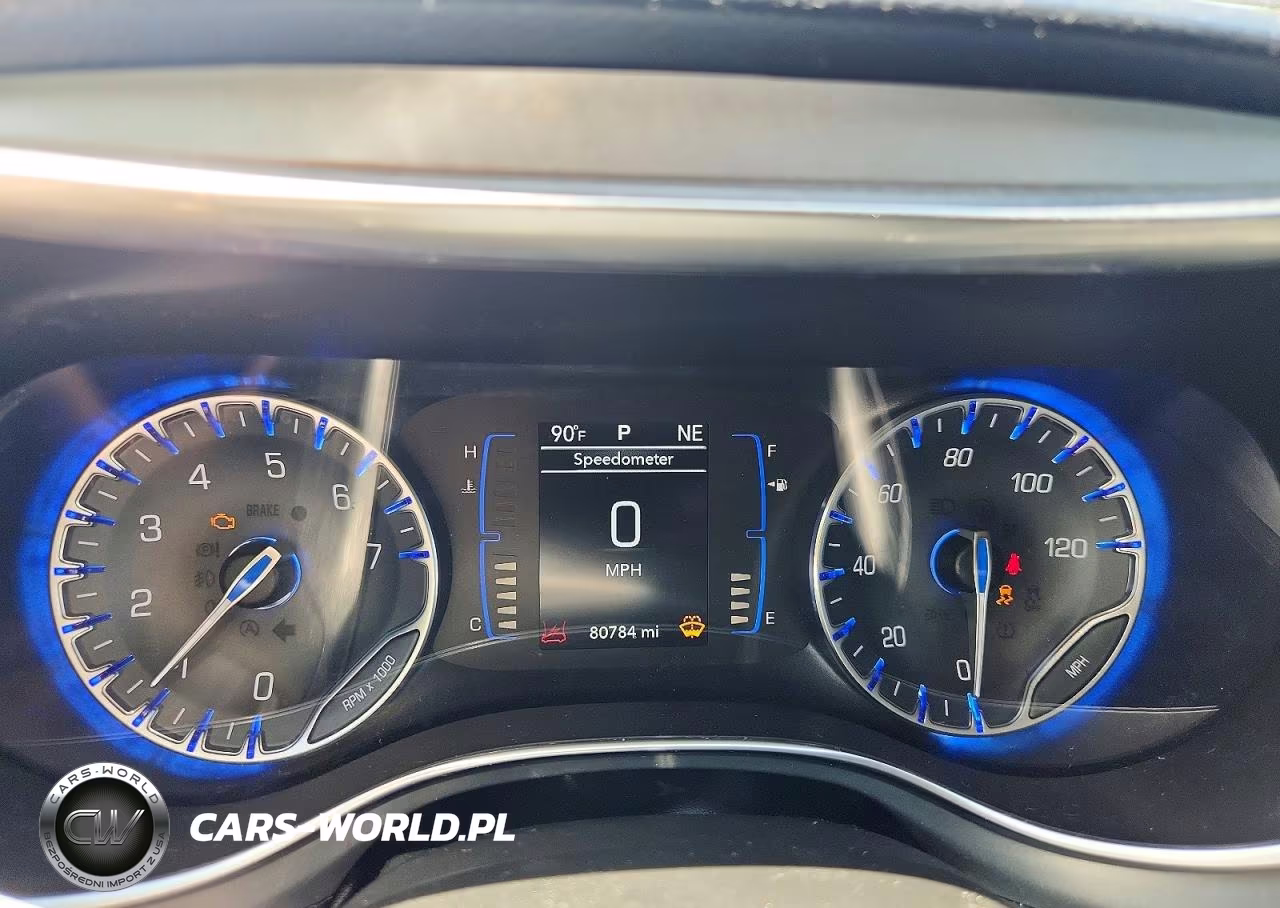 2019 Chrysler Pacifica Touring L VIN:2C4RC1BG0KR570362 - 9