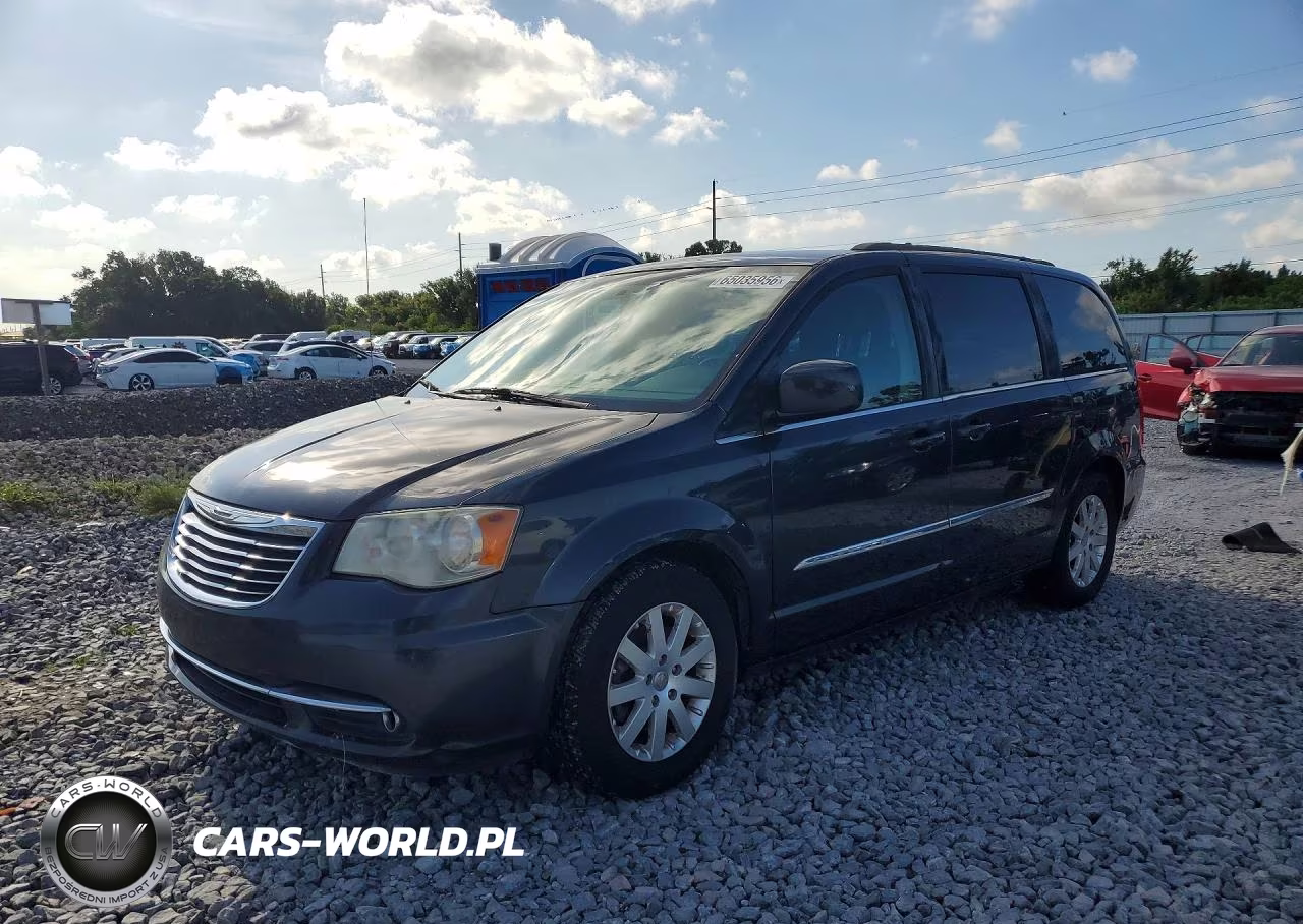 2014 Chrysler Town & Country Touring – zdjęcie 1 z 13