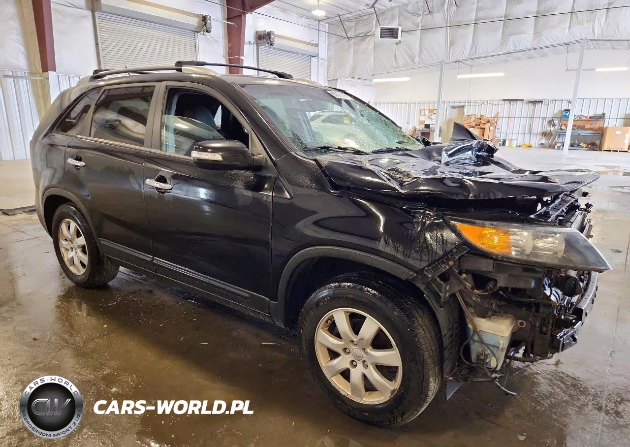 2013 Kia Sorento Lx VIN:5XYKTDA60DG405429 - 4