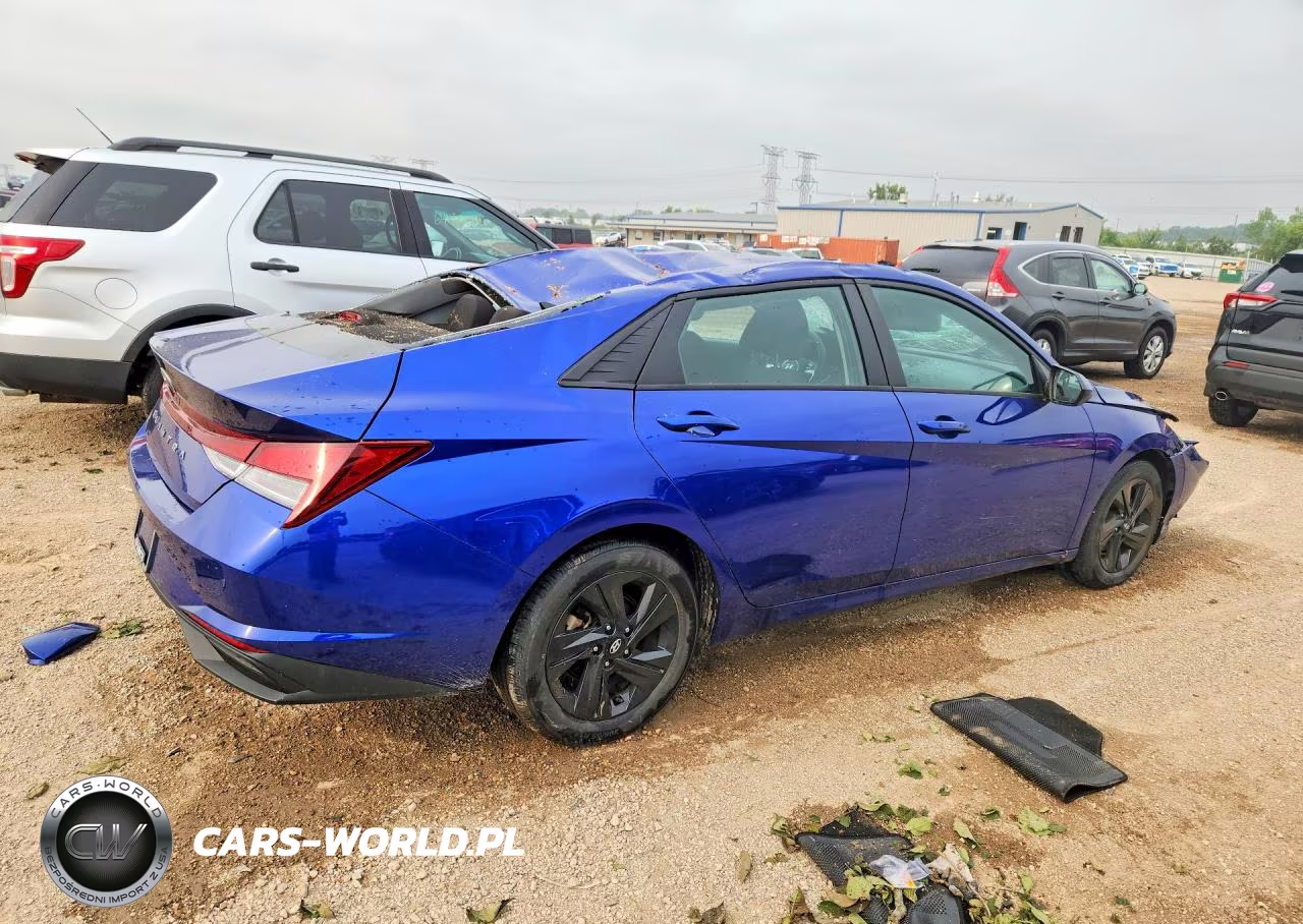 2022 Hyundai Elantra Sel VIN:KMHLM4AG8NU337693 - 3