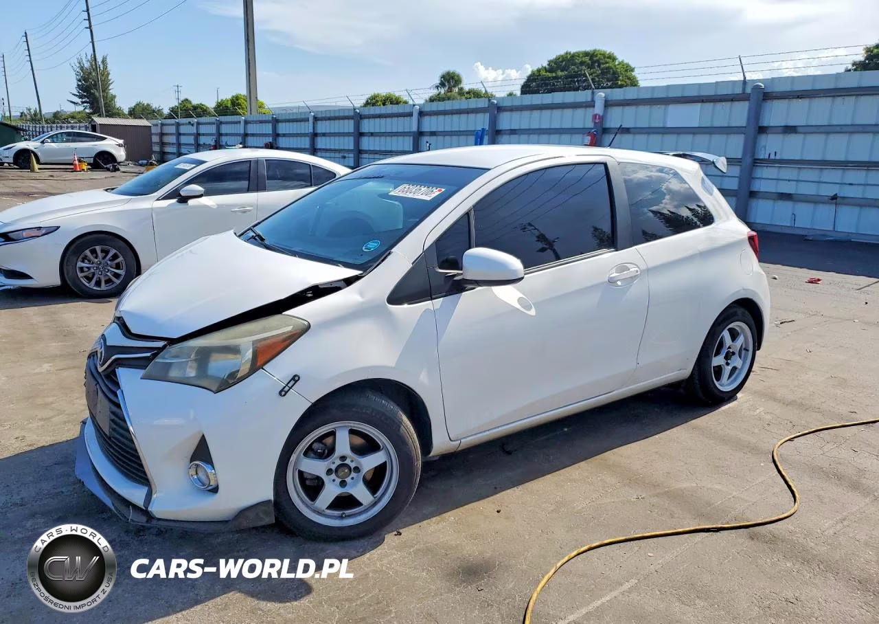 2015 Toyota Yaris 3-Door Le