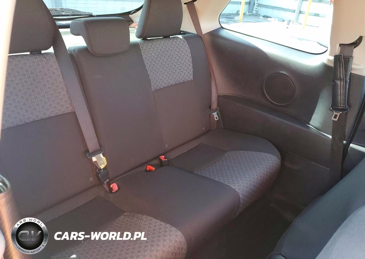 2015 Toyota Yaris 3-Door Le VIN:VNKJTUD3XFA049577 - 10