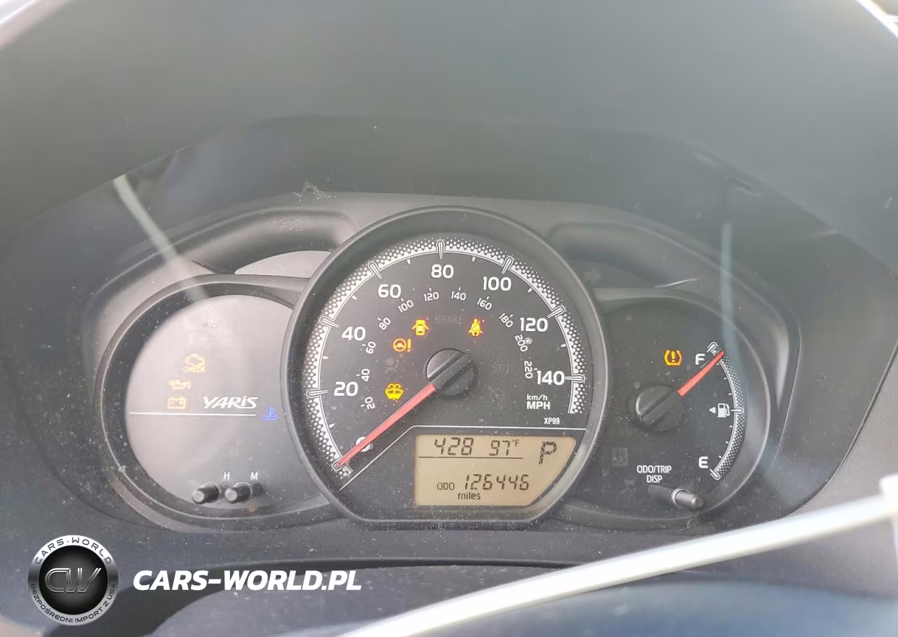 2015 Toyota Yaris 3-Door Le VIN:VNKJTUD3XFA049577 - 9
