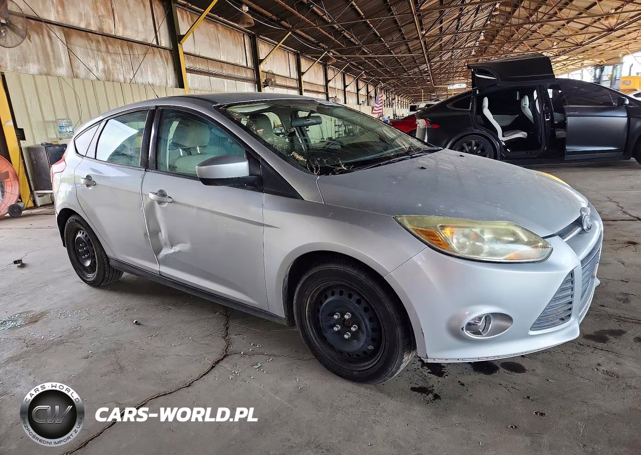 2012 Ford Focus Se VIN:1FAHP3K25CL452579 - 4